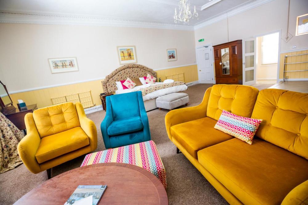 קרומר The Red Lion Hotel מראה חיצוני תמונה The lounge at the care home