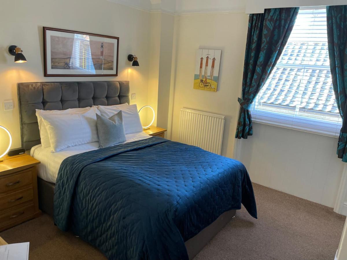 קרומר The Red Lion Hotel מראה חיצוני תמונה A bedroom at the hotel