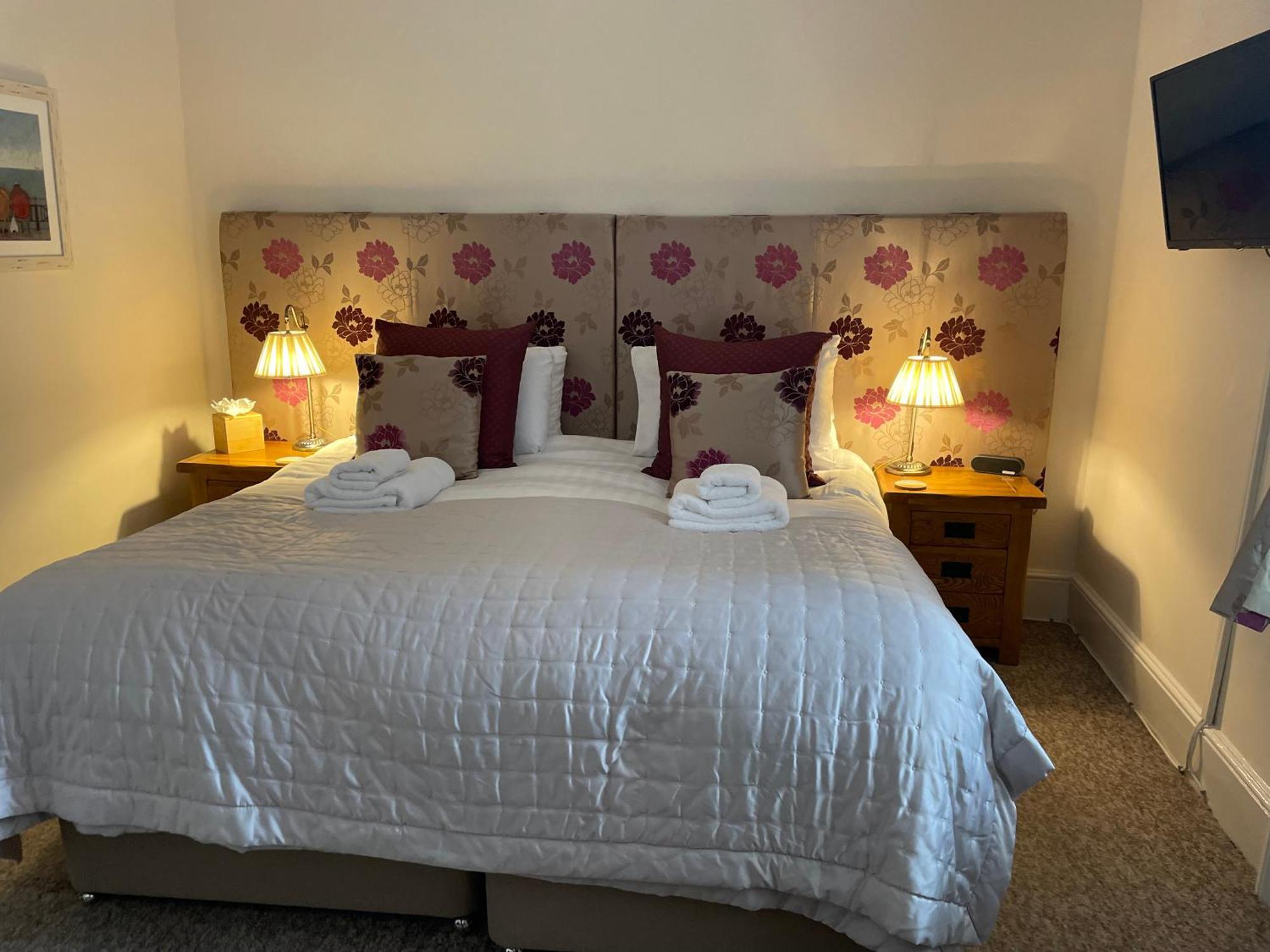 קרומר The Red Lion Hotel מראה חיצוני תמונה A bedroom at the hotel