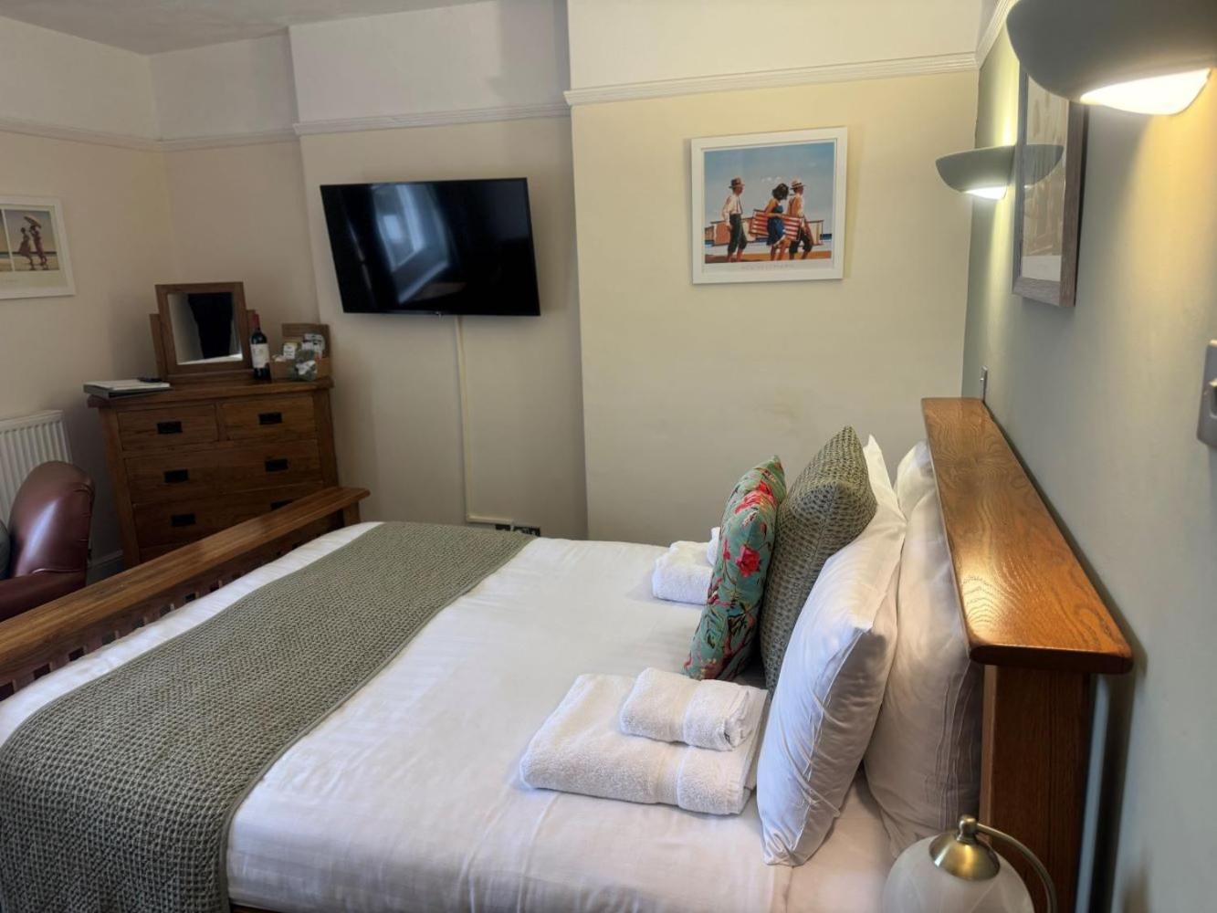 קרומר The Red Lion Hotel מראה חיצוני תמונה A bedroom at the hotel