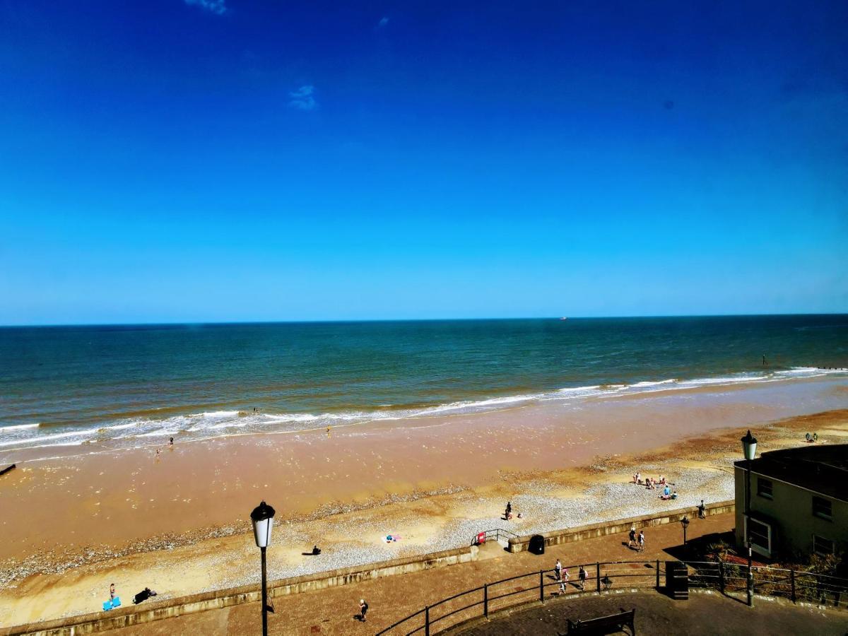 קרומר The Red Lion Hotel מראה חיצוני תמונה The beach at Hunstanton